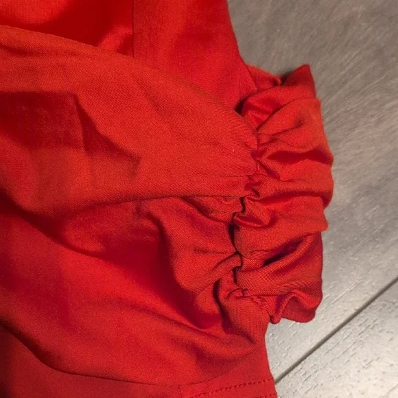 Chic Red One-Shoulder Top - Picture 3 of 4